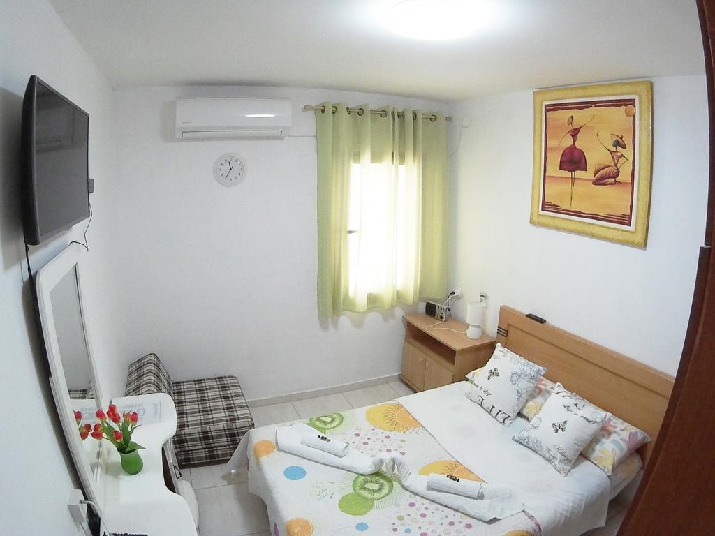 Dead Sea Yehuda Apartments Arad Exterior photo